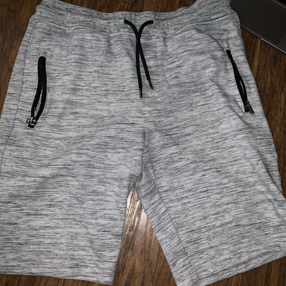 White sweat shorts - Picture 1 of 3